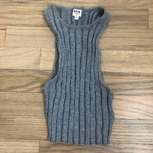 Gray crop tank top